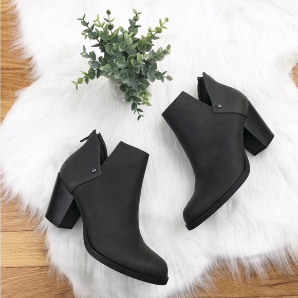 🆕 Vera Wang Berlin Dark Gray Zip Up Ankle Boots with Block Heel, Size 6 - Picture 3 of 12